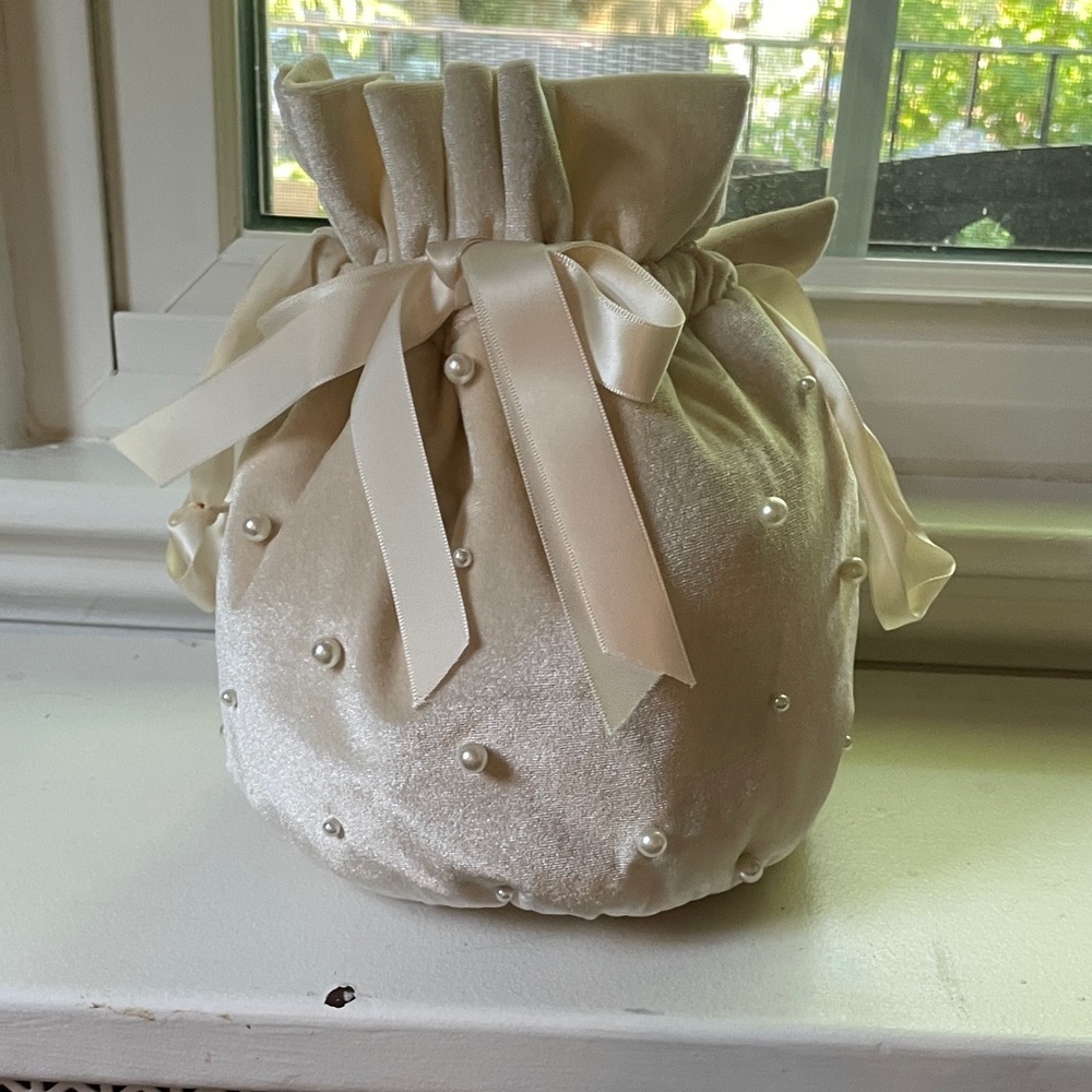 1234.‎ D’margeaux Elegant Cream Drawstring Bag with Pearl Accents